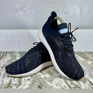 Size 10 - Saysh One Women's Black White Running Shoes Travel Sneakers Athletic